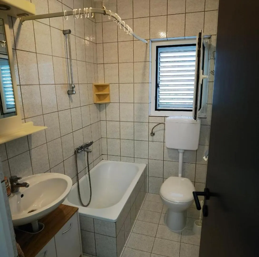 Apartments Dijana Rab Island 0*, Supetarska Draga