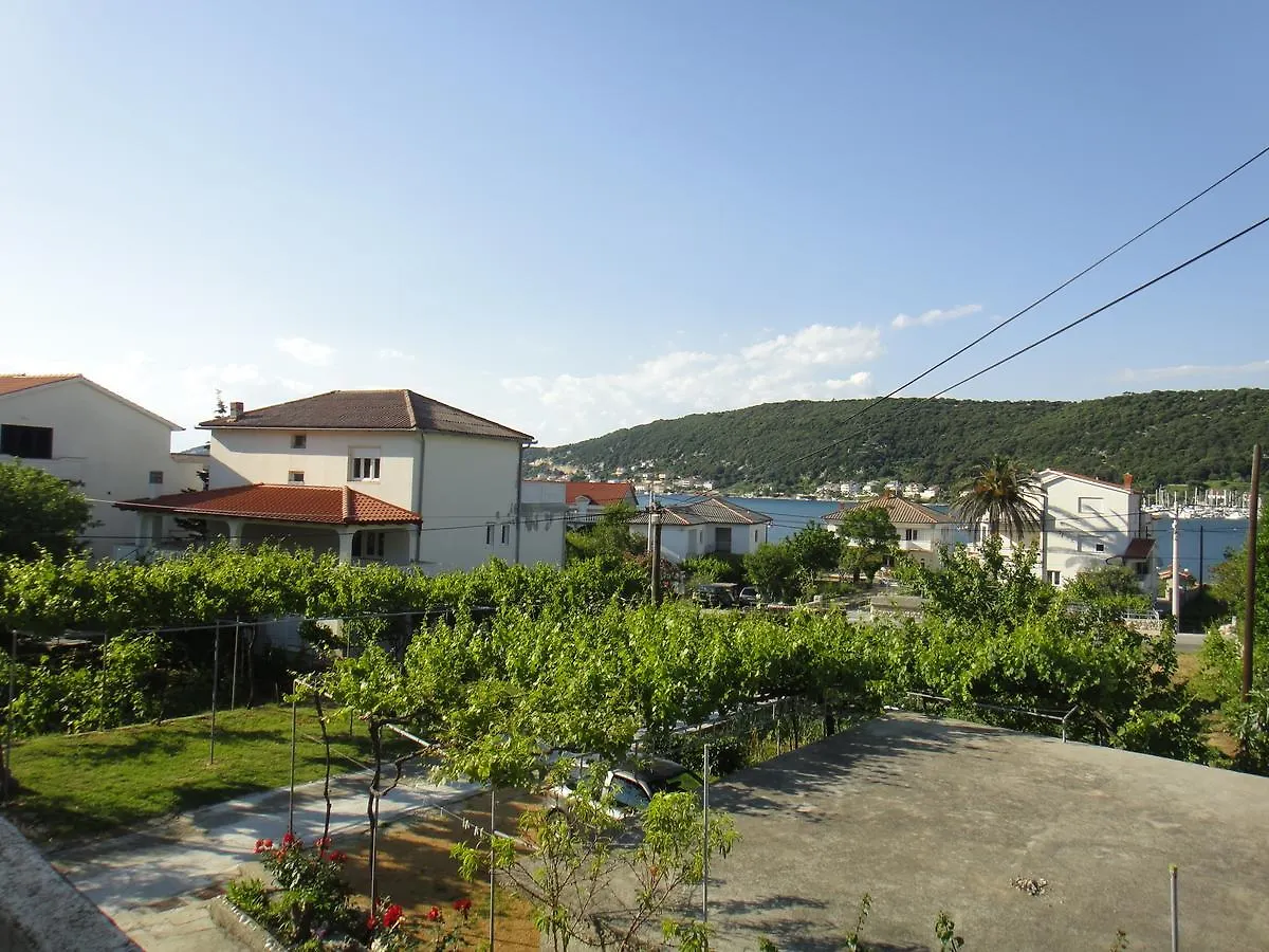 Apartments Dijana Rab Island 0*, Supetarska Draga